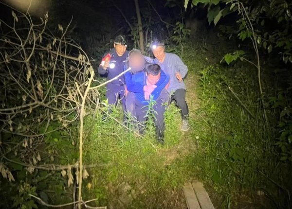 配资炒股交易平台 3岁警犬“虎威”立功了！被救老人特意送来一箱鸡腿_大皖新闻 | 安徽网